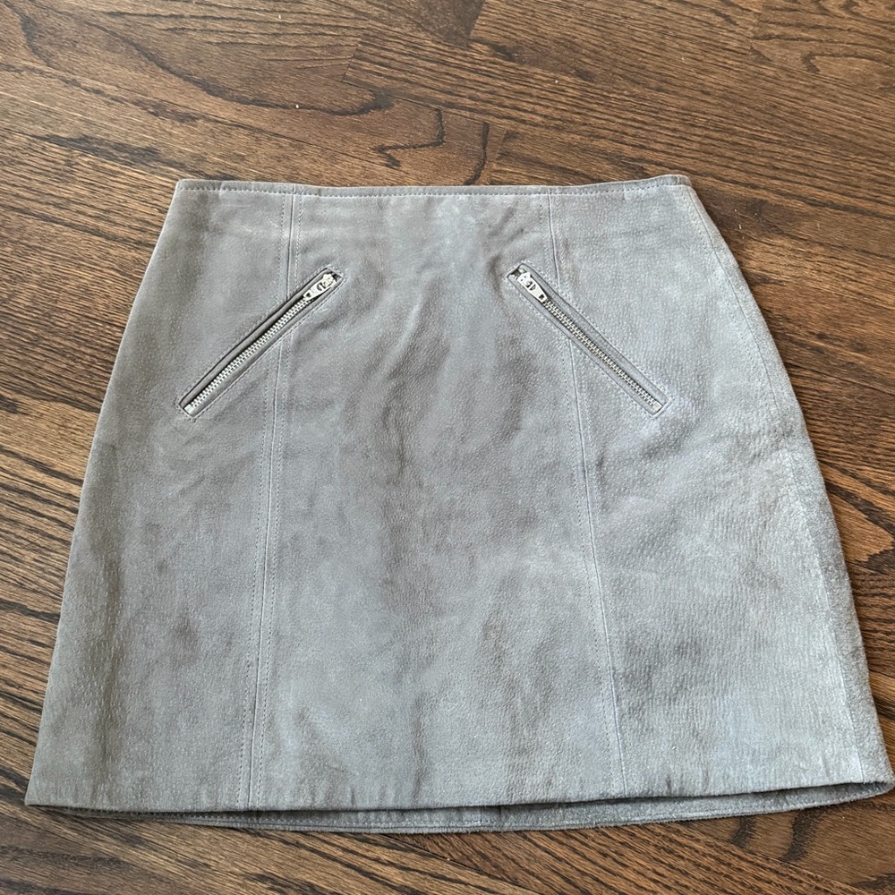 BLANKNYC Women's Grey Suede Leather Two Front Pocket Mini Skirt Back Zip
